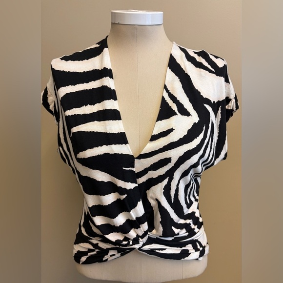 New Look Black White zebra print twist front Blouse Elegant Top women's size S - Picture 3 of 8